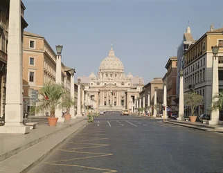 Ansicht von St. Peter von der Via della Conciliazione